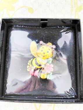 New In Box Butler & Wilson Rhinestone Enamel Honey Bee Brooch Pin UK